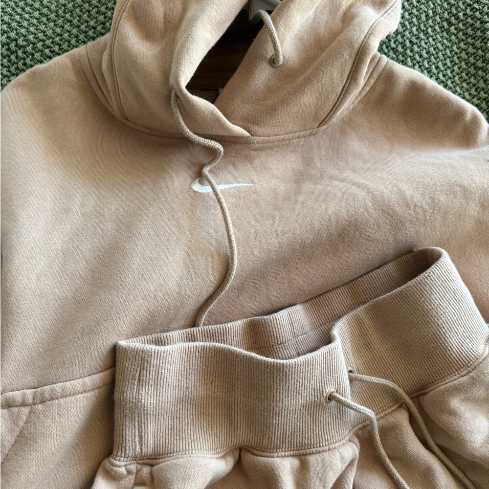 Nike Beige Hoodie shorts set with Logo